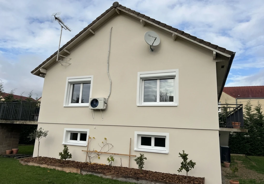 Vorher — Fassade ohne Anthrazitgrau + Reinweiss (Bauhaus)