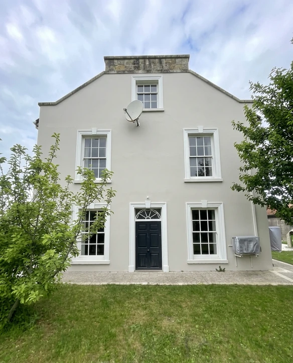 House facade in Cornforth White (Farrow & Ball No. 228) after AI colour preview