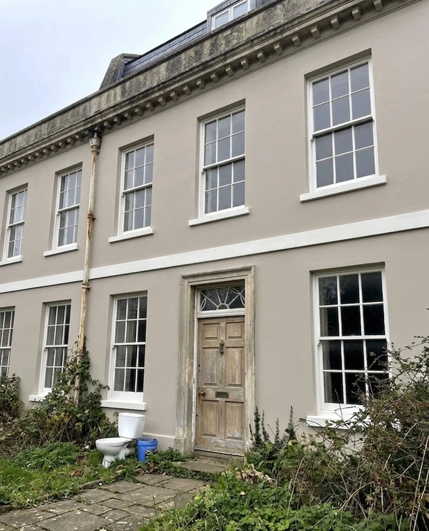 House facade in Elephant's Breath (Farrow & Ball No. 229) after AI colour preview