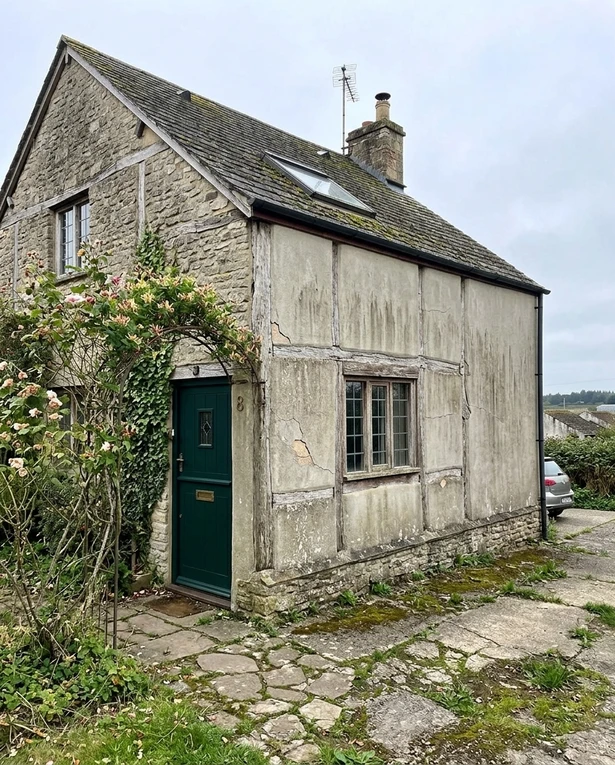 Before — facade without Cotswold Stone + Forest Green (Traditional English / Cottage)