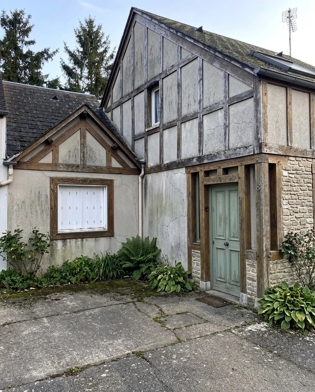 Before — facade without Warm Cream + Sage Green (Arts & Crafts)