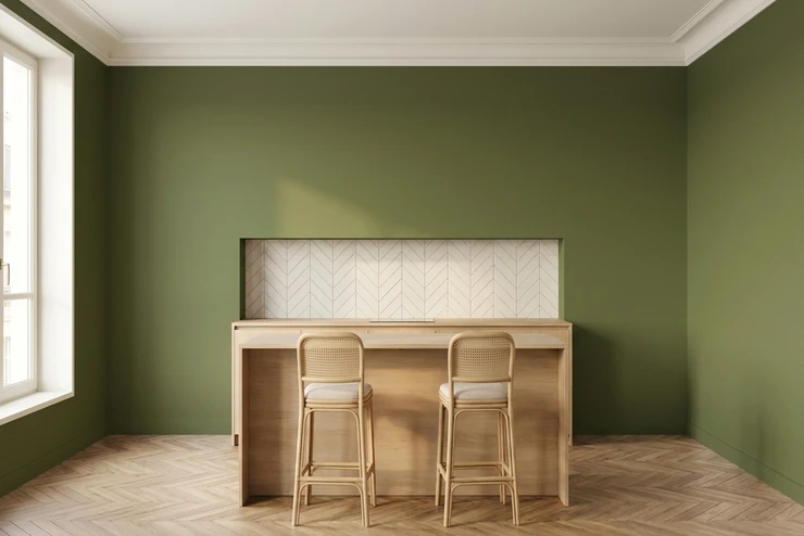 Apres — facade Vert Olive Profond (RAL 6003 Olivgruen) et Blanc Calcaire sur les credence metro chevron, plafond, encadrements (Cuisine Moderne Naturelle)