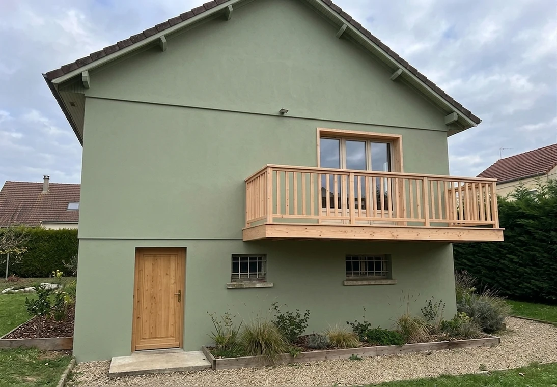 Salbeigruen + Holz Natur — Modern Oekologisch