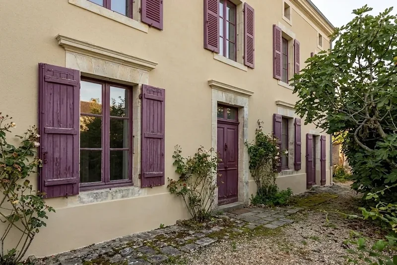 Maison bordelaise classique en beige sable Tollens avec volets bois