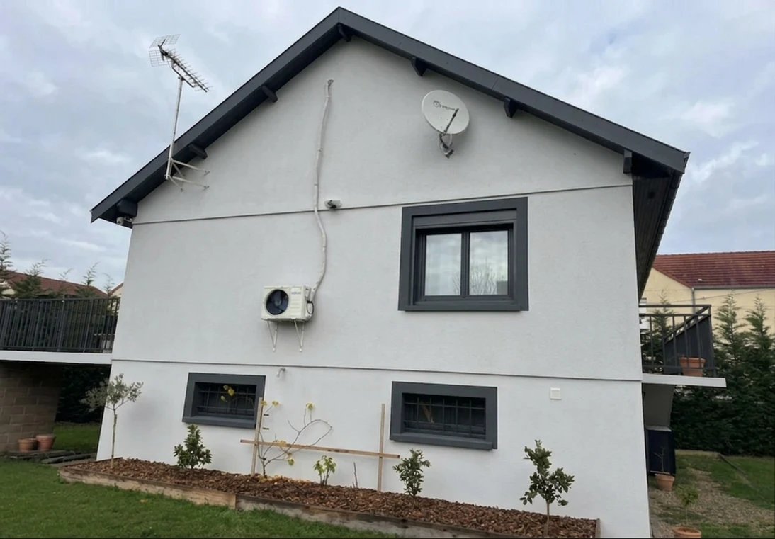 Pale Grey + Charcoal — Modern