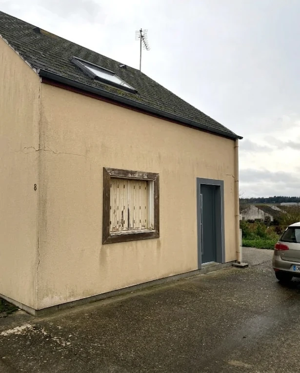 Vorher — Fassade ohne Reinweiss + Dunkelgrau (Moderne)