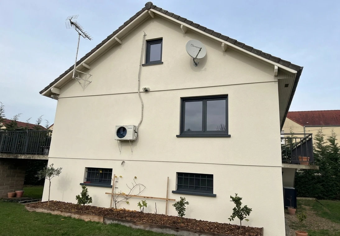 Reinweiss + Anthrazitgrau — Moderne