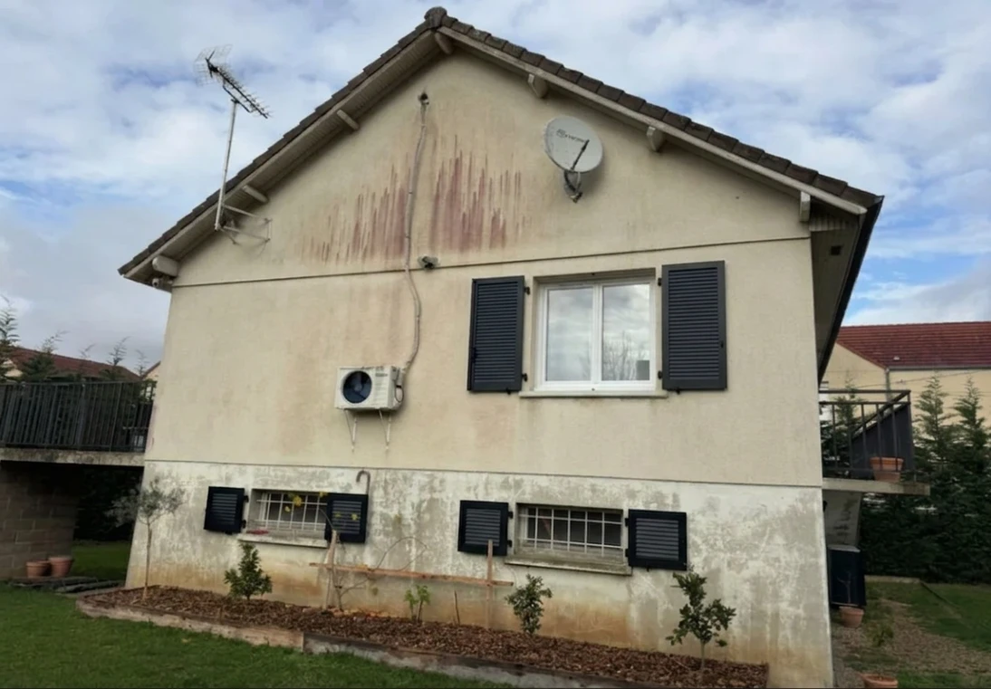 Before — facade without Classic White + Jet Black (Colonial)